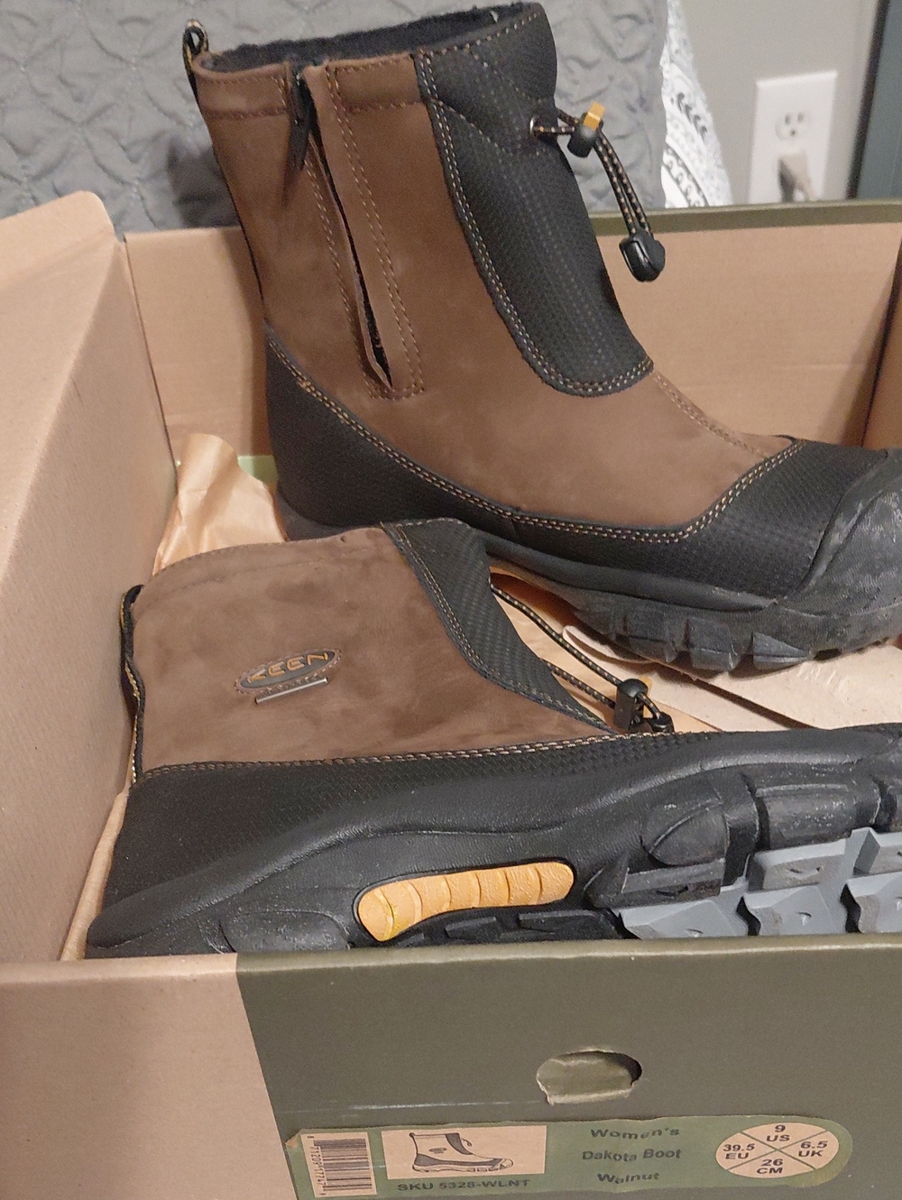 KEEN Brown and Black Women's Insulated Outdoor Boots